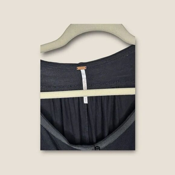 Free People Keeping On Cutout Blouse Black Size Medium - Picture 6 of 7
